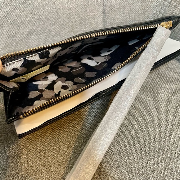 Kate Spade Young Lane Black Pebbled Leather Eliza Wristlet Clutch - Picture 4 of 7